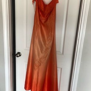 Women’s dress size 7